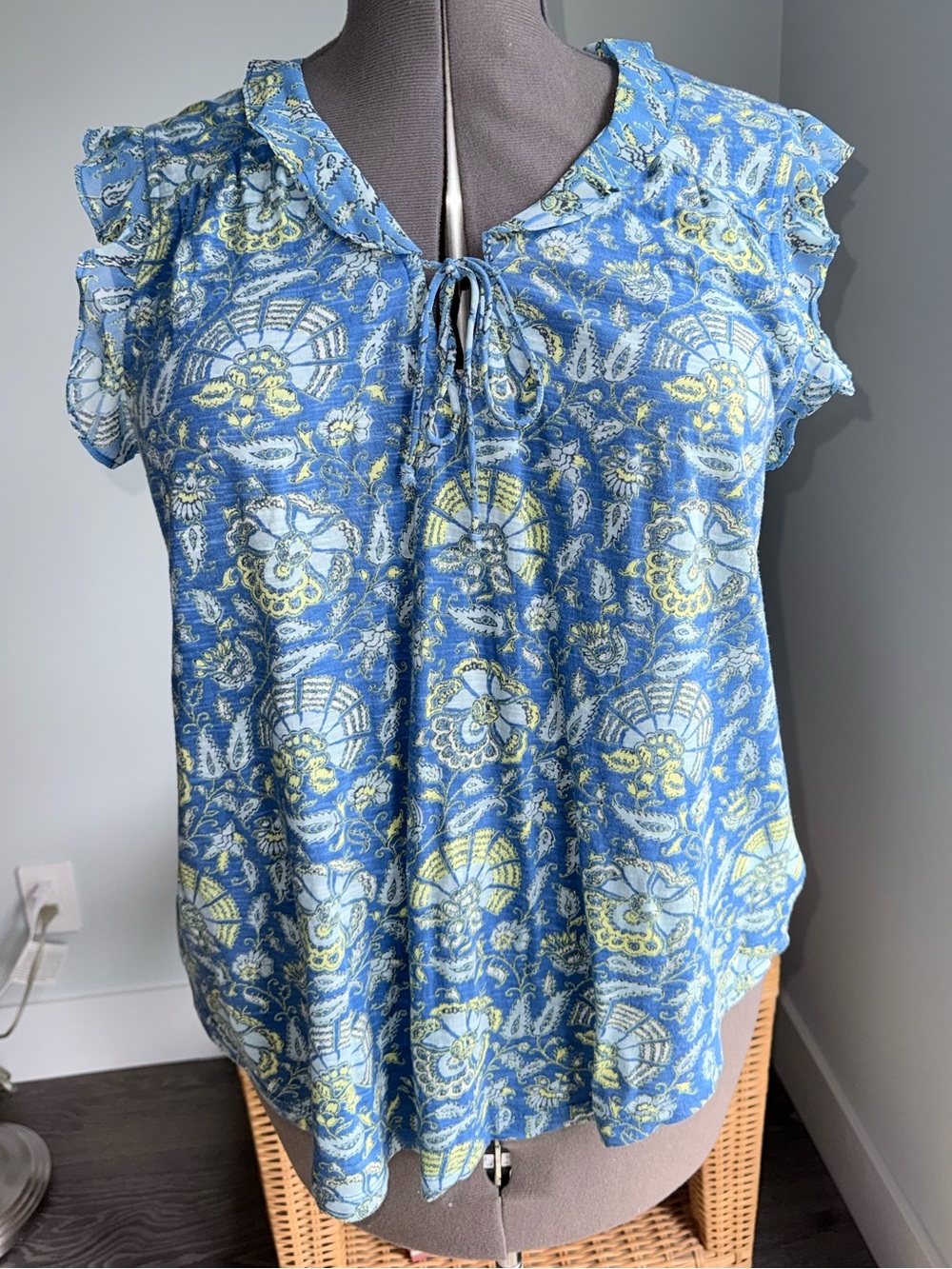 Women's Blue Floral Print Ruffle Sleeve Top